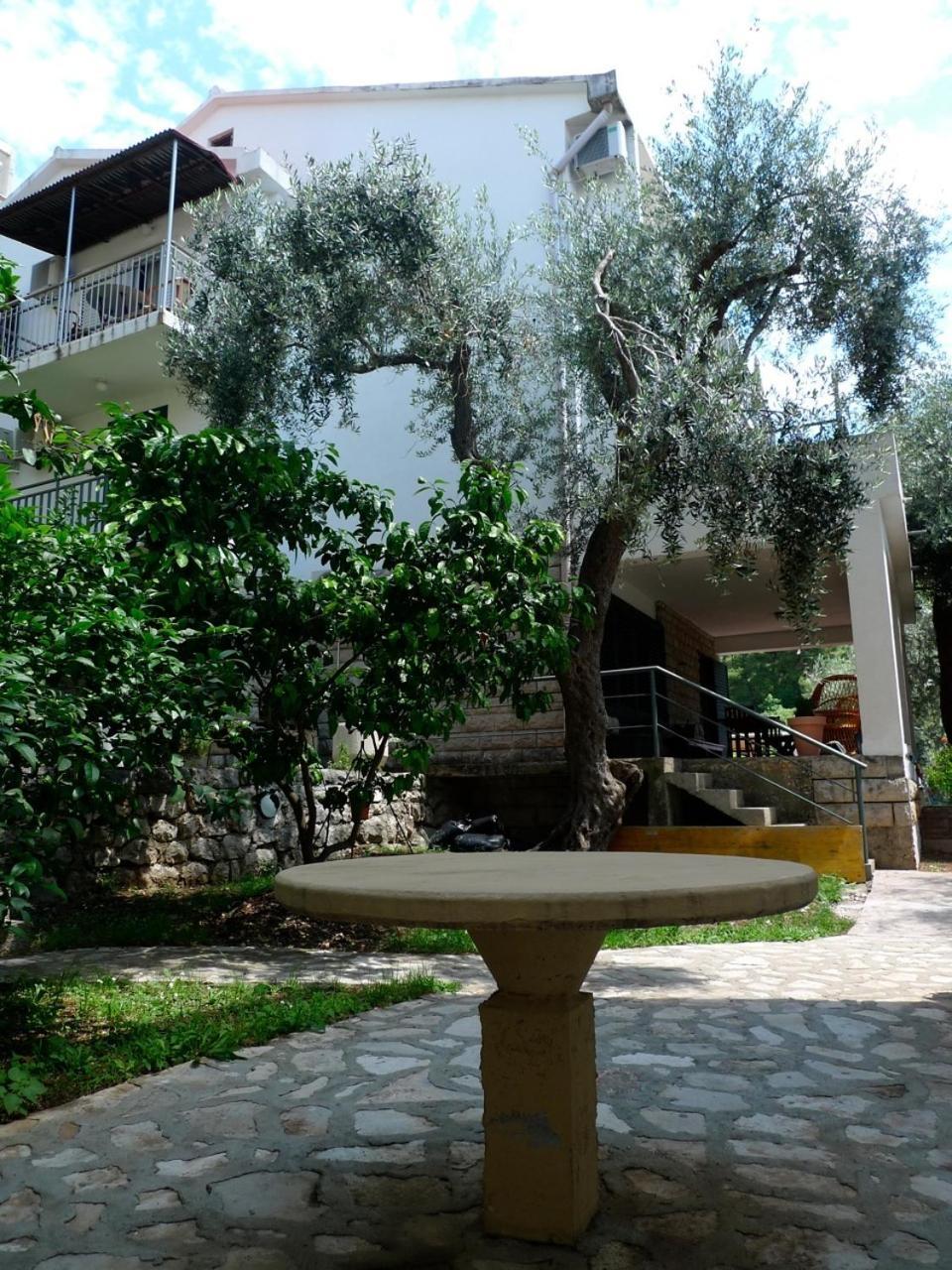 Apartments Maslina Sveti Stefan Exterior photo